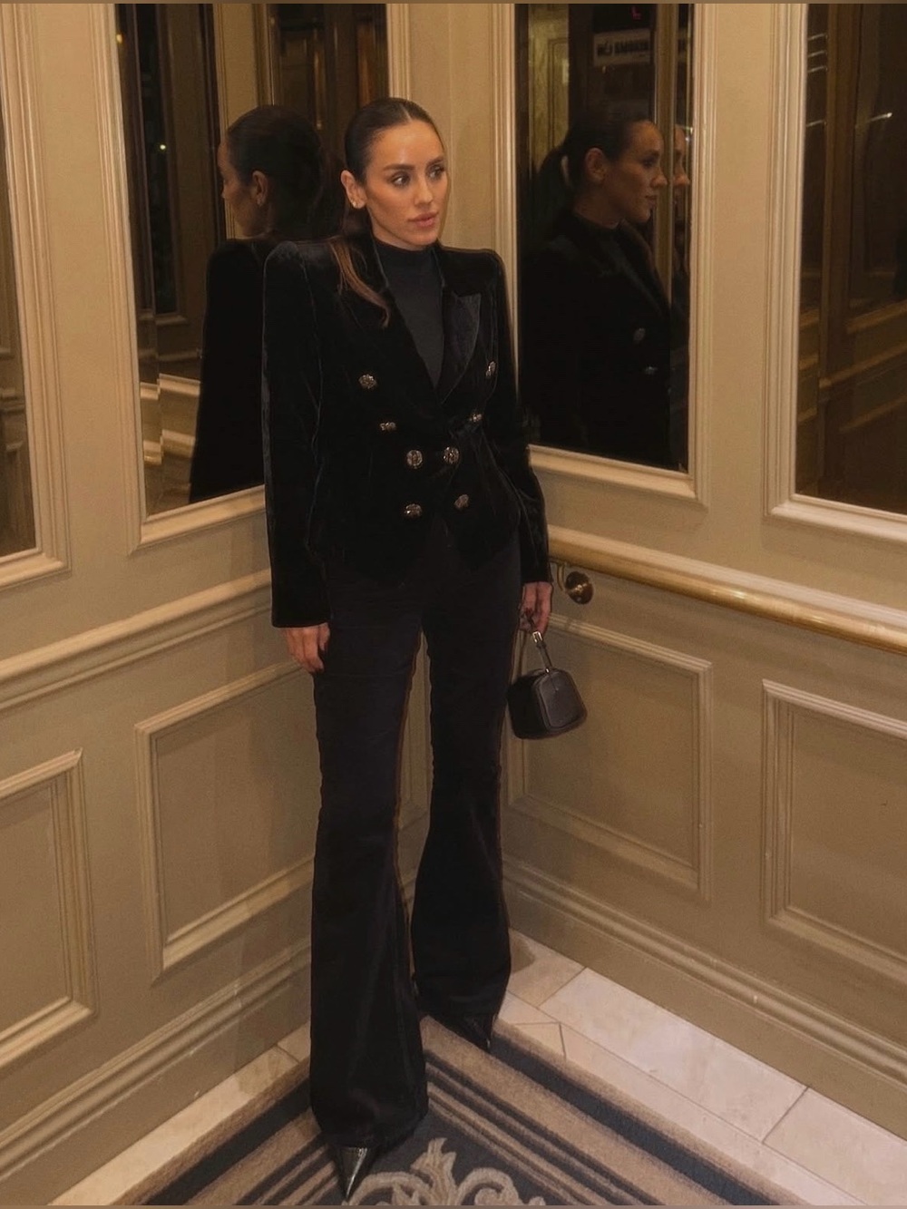 L’Agence Bethany Velvet Structured Blazer In Black